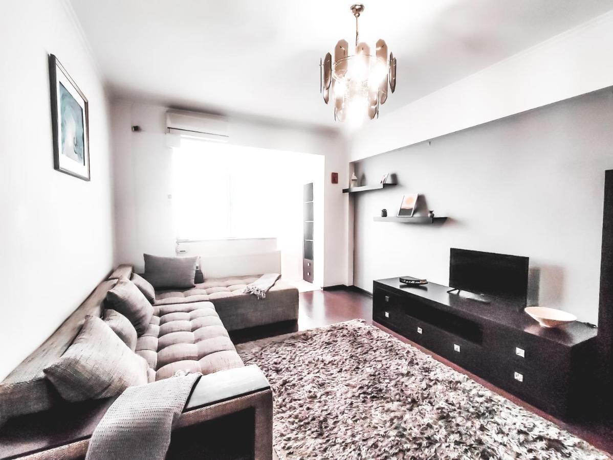 Parliament 1Br Apartment W Self Check In Bukares Bagian luar foto