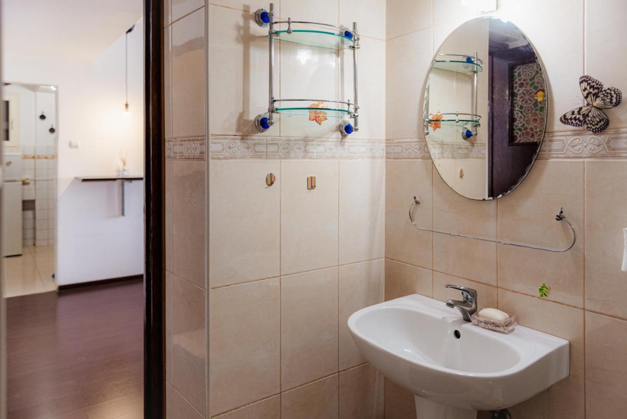 Parliament 1Br Apartment W Self Check In Bukares Bagian luar foto